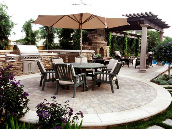 Outdoor patio with kitchen